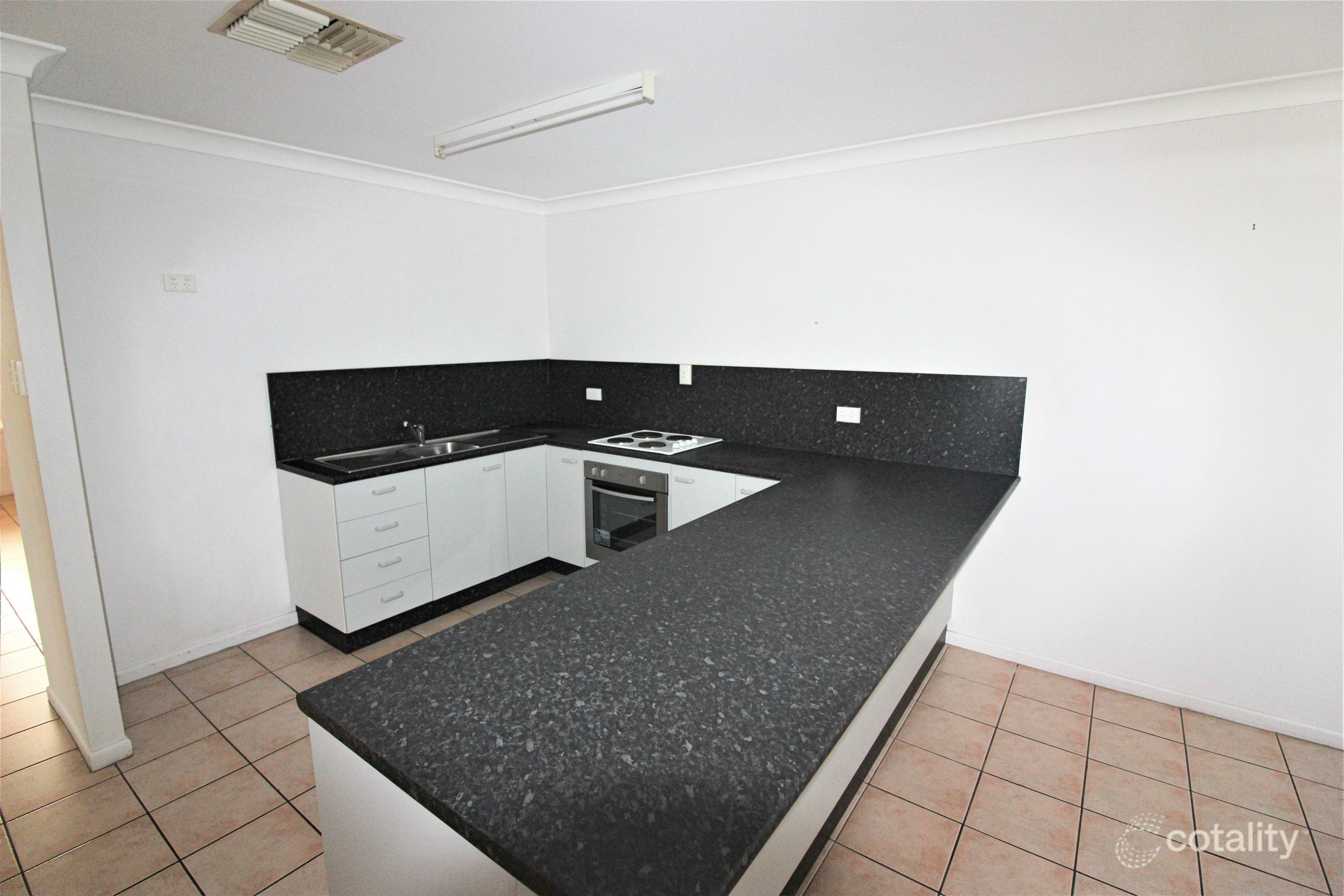 4 Fourth Ave, Parkside, QLD 4825