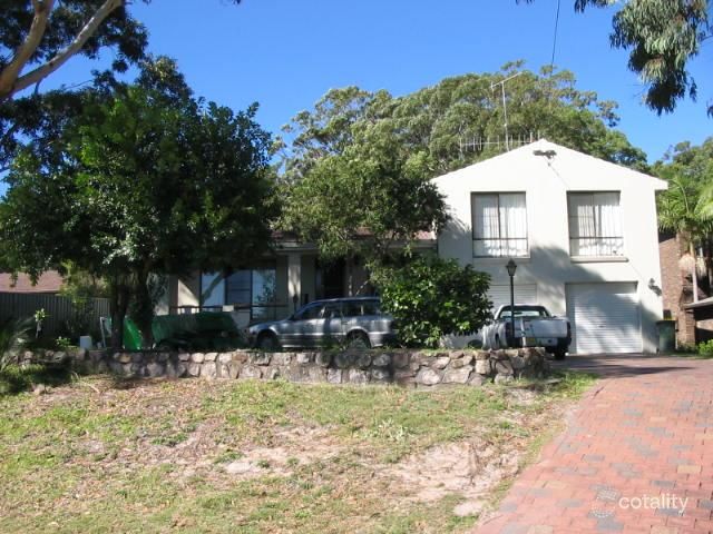 26 Ocean Beach Rd, Shoal Bay, NSW 2315