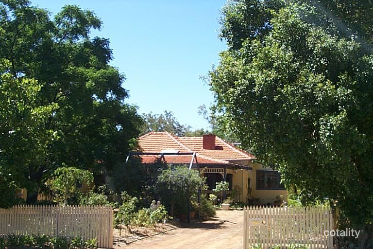 52 Heath Rd, Kalamunda, WA 6076