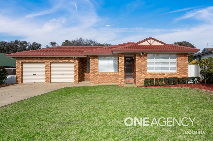 11 O'Hara Pl, Kooringal, NSW 2650