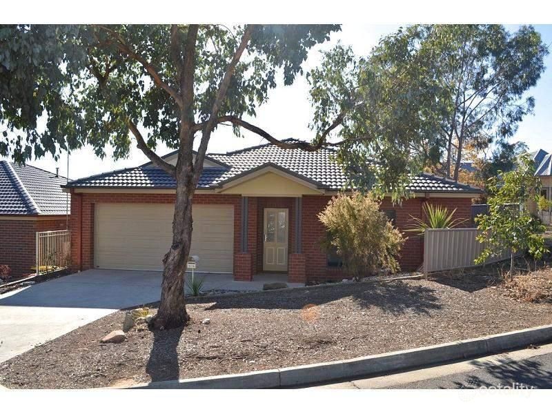 2/1a Hasker St, Golden Square, VIC 3555