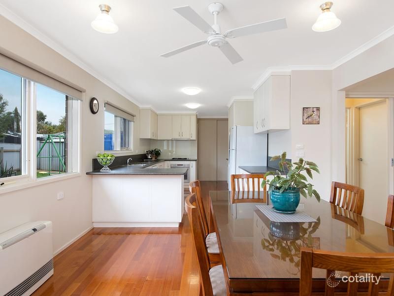 11 Batson Cres, Elliminyt, VIC 3250