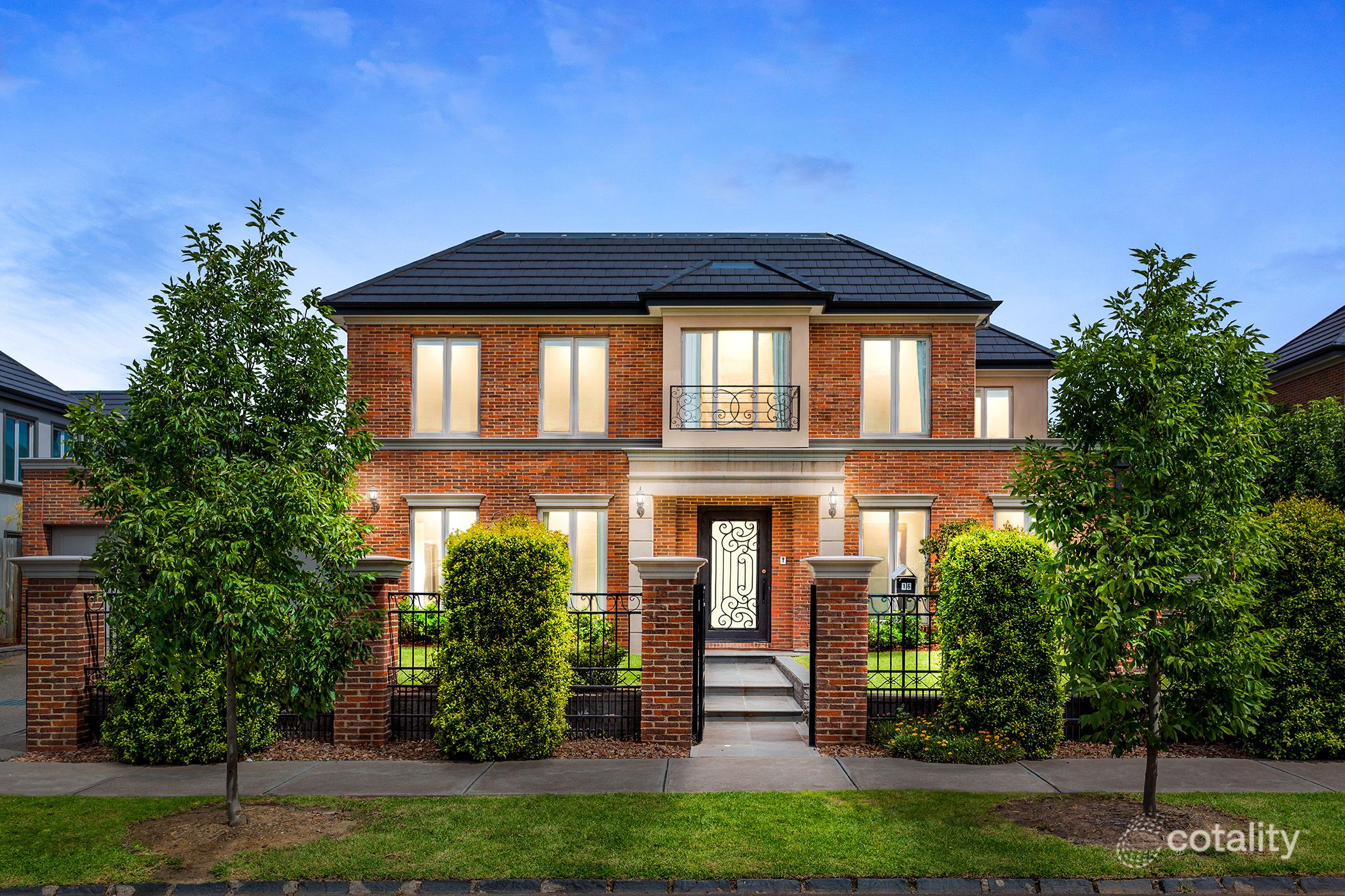 16 St Georges Cres, Ashburton, VIC 3147