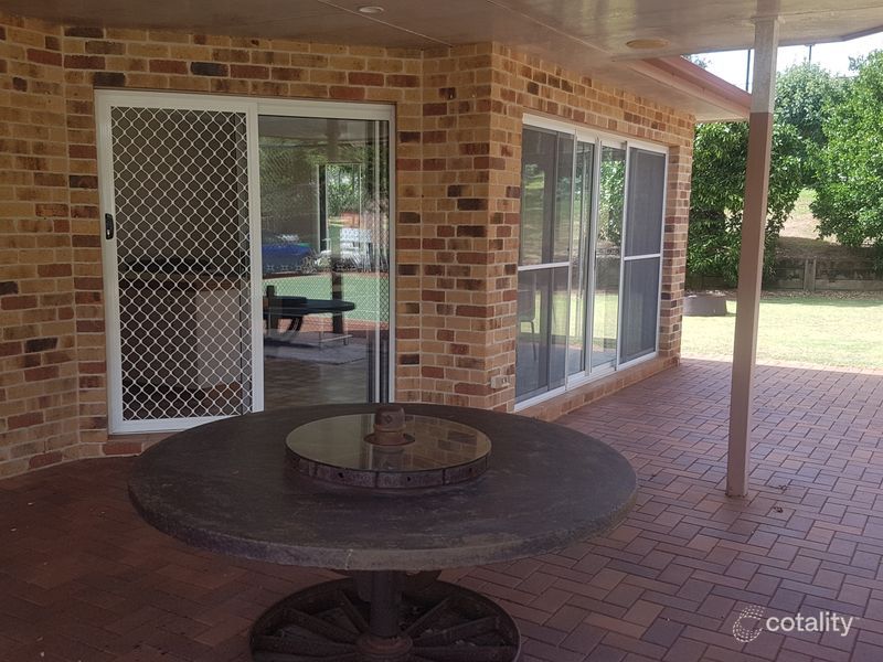 11 Coral Sea Dr, Middle Ridge, QLD 4350