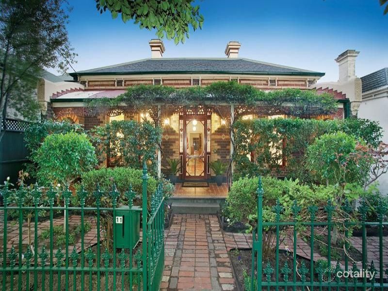 11 Salisbury Gr, Hawthorn, VIC 3122