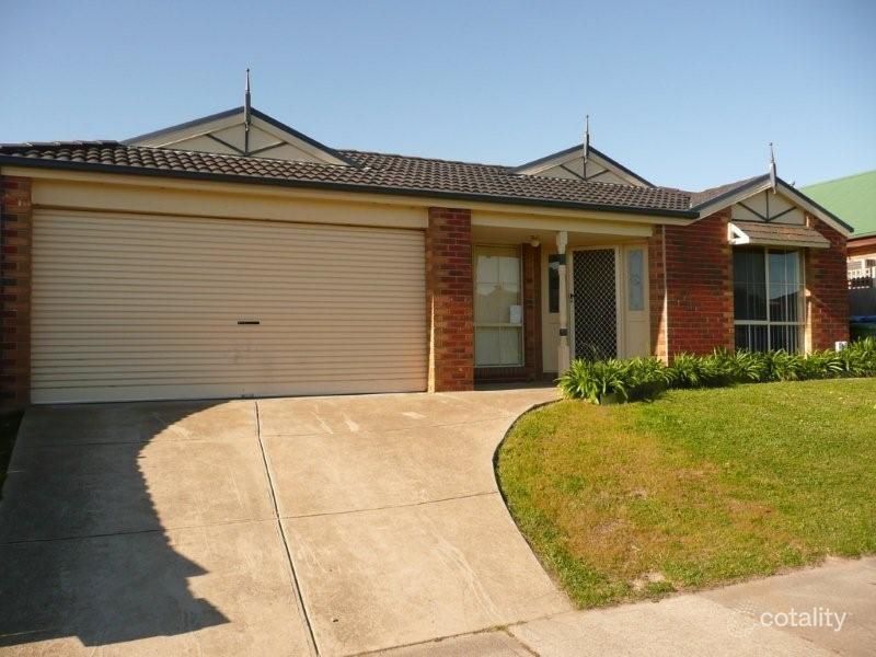 21 Hamilton Dr, Cranbourne North, VIC 3977