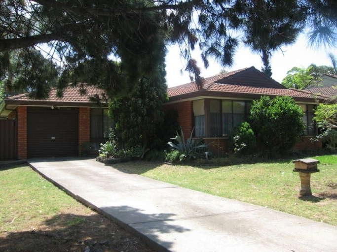 4 Nightmist Gr, St Clair, NSW 2759
