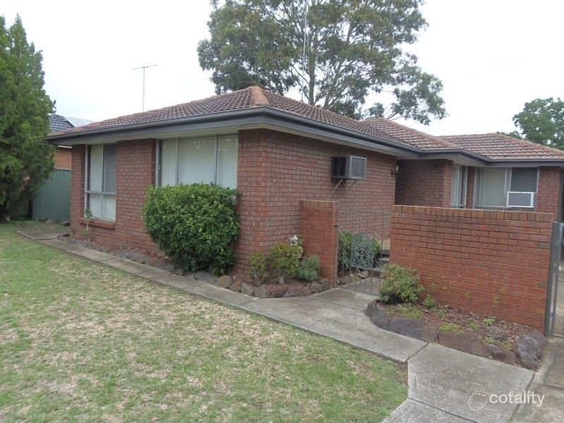 42 Menzies Cct, St Clair, NSW 2759