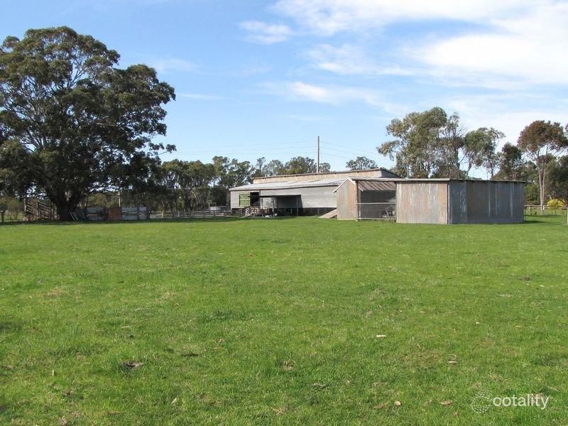 240 Lake Victoria Rd, Eagle Point, VIC 3878