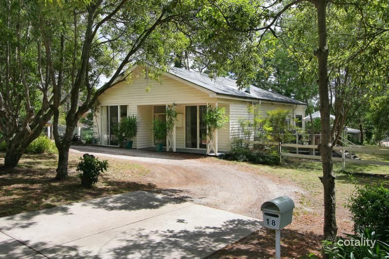 18 Williams Rd, Park Orchards, VIC 3114