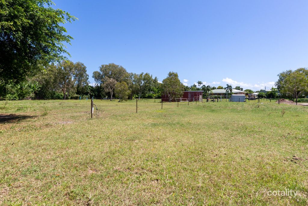 220 Keeleys Rd, Andergrove, QLD 4740