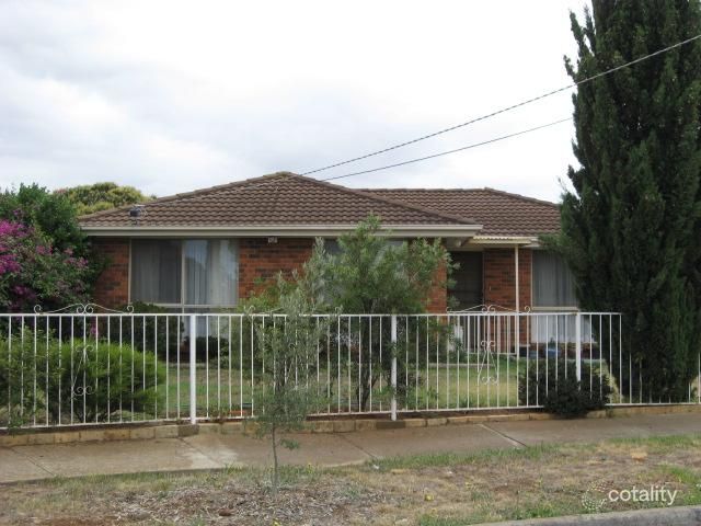 2 Milford Cl, Albanvale, VIC 3021