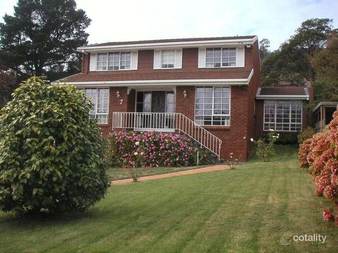 7 Oldham Ave, New Town, TAS 7008