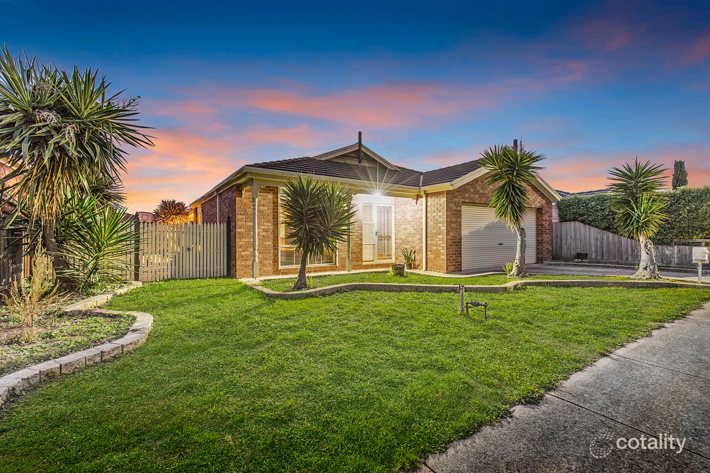 17 Bateman Gr, Hampton Park, VIC 3976