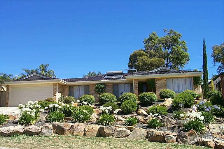 33 Onyx Rd, Mount Richon, WA 6112