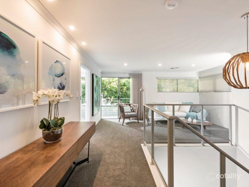 2b Hove Ct, Nollamara, WA 6061