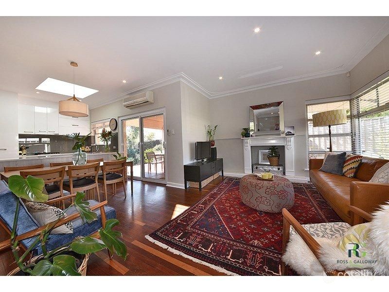 14 Sergeant Rd, Melville, WA 6156