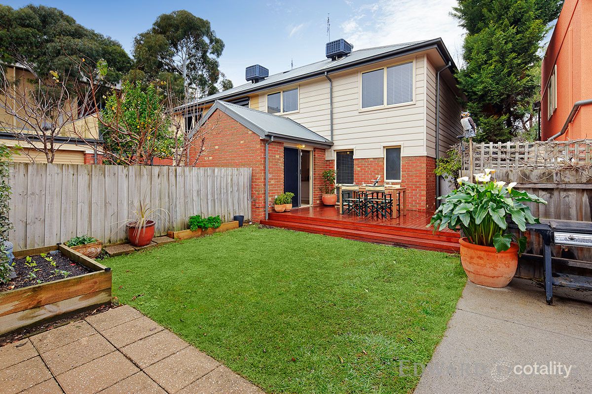 4 Cuffe Walk, Kensington, VIC 3031