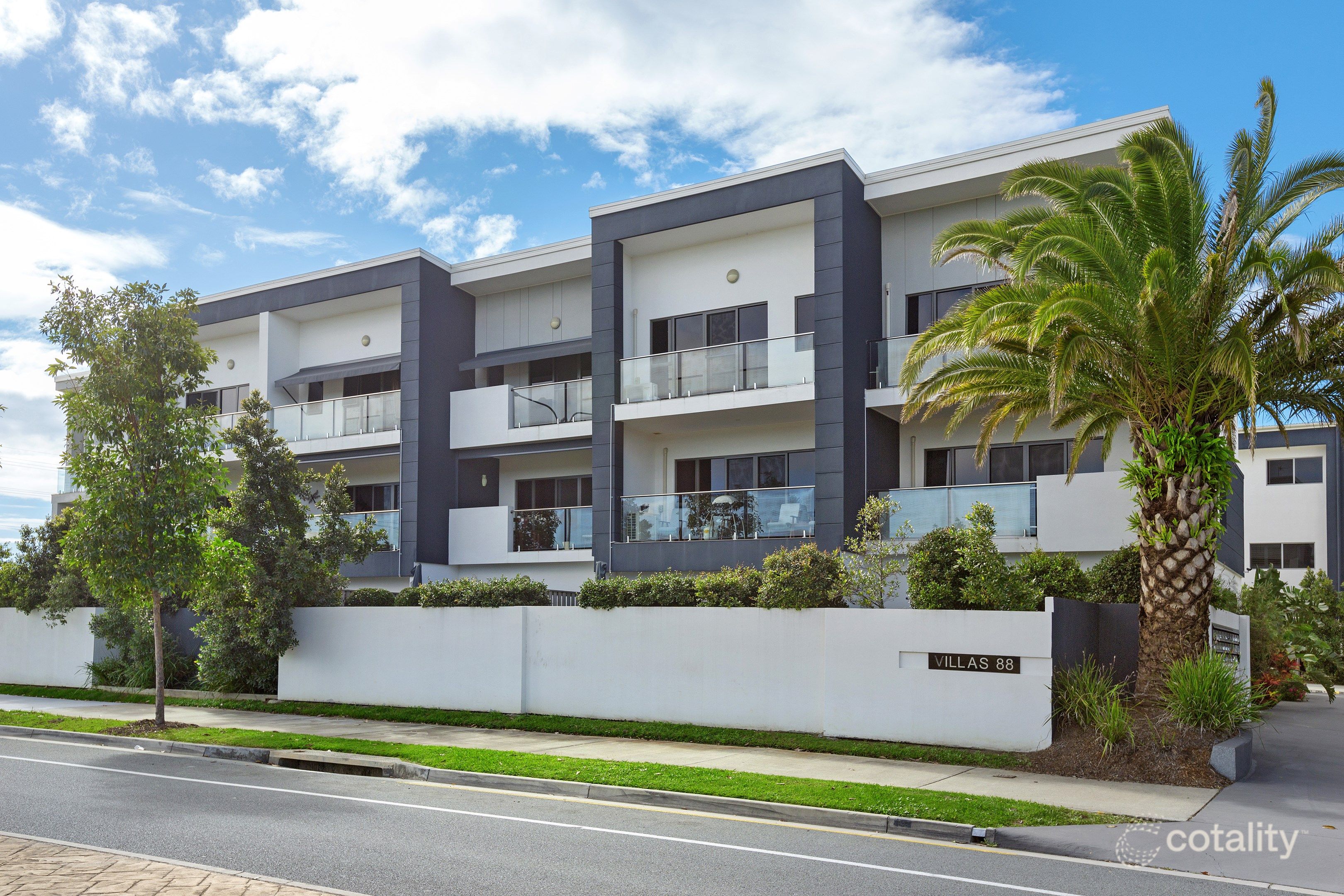 14/1 Mervyn Thomas Dr, Hope Island, QLD 4212