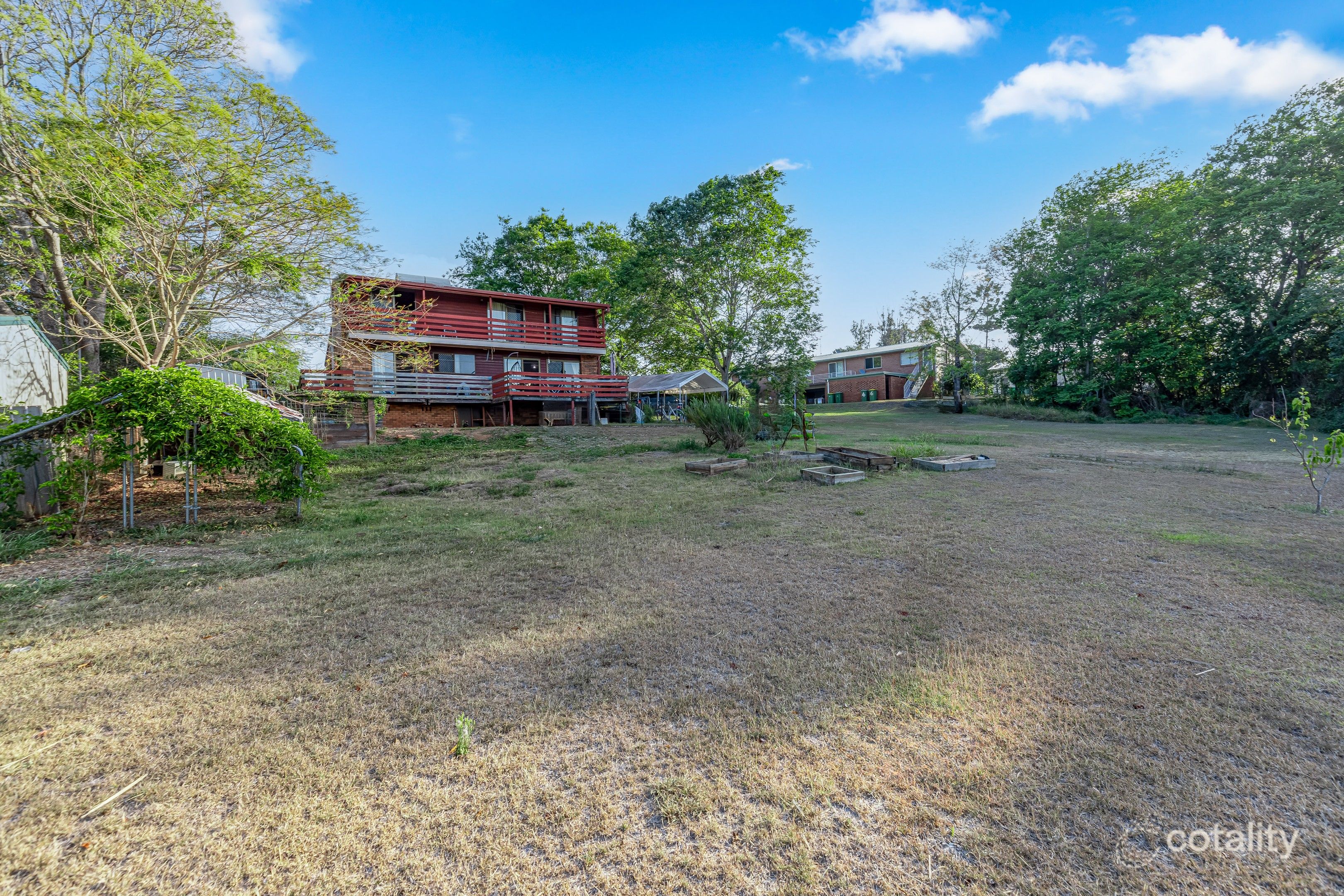 8 Araluen Tce, Monkland, QLD 4570