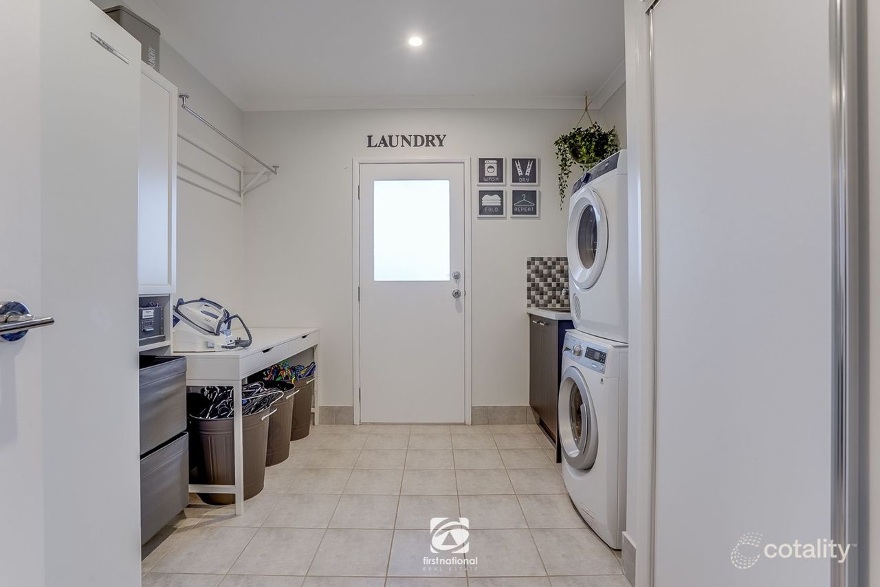 14 Wintle Rd, The Oaks, NSW 2570