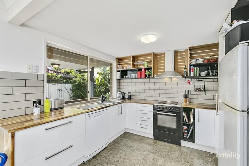 2/70 Palm Beach Ave, Palm Beach, QLD 4221