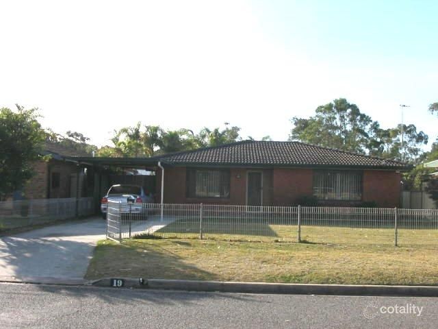 19 Kurraba Pde, Berkeley Vale, NSW 2261