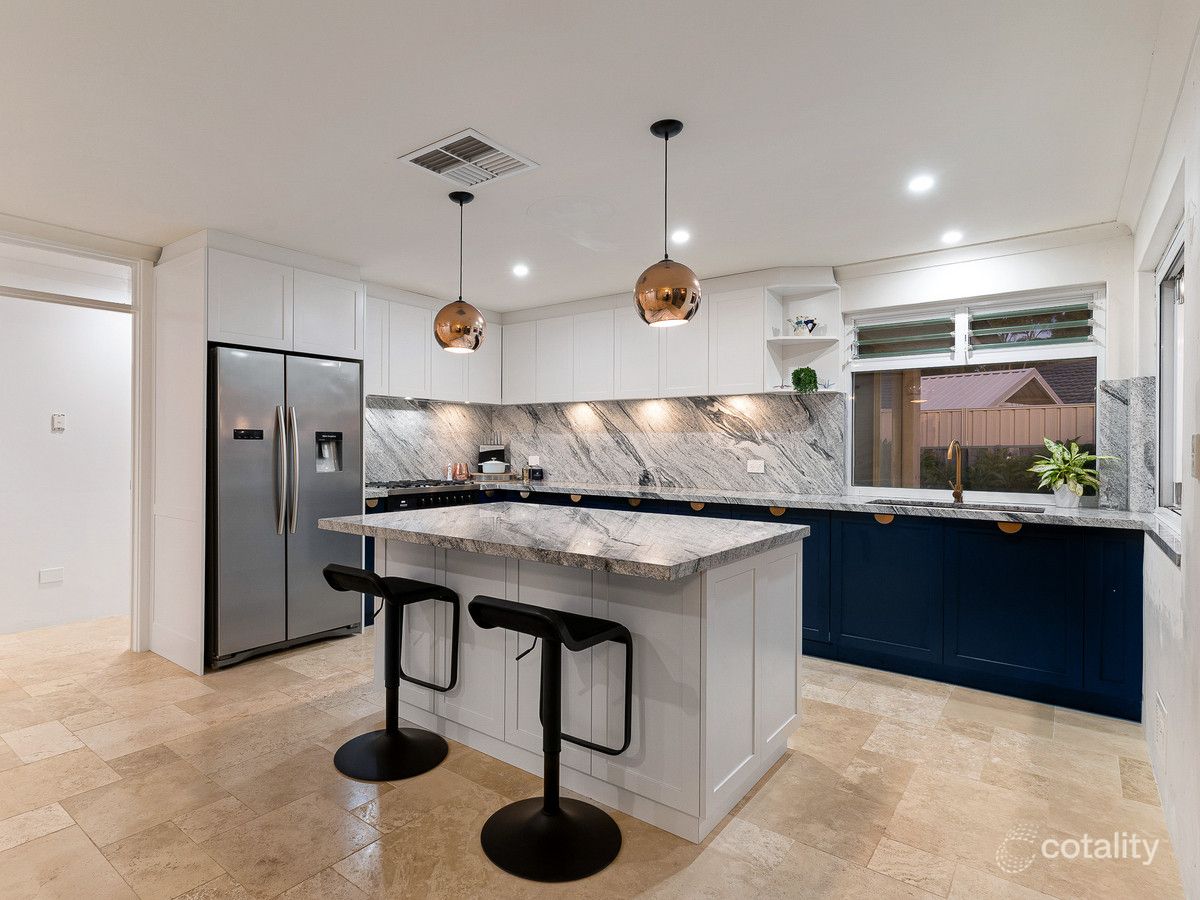 5 Brookville Cir, Secret Harbour, WA 6173