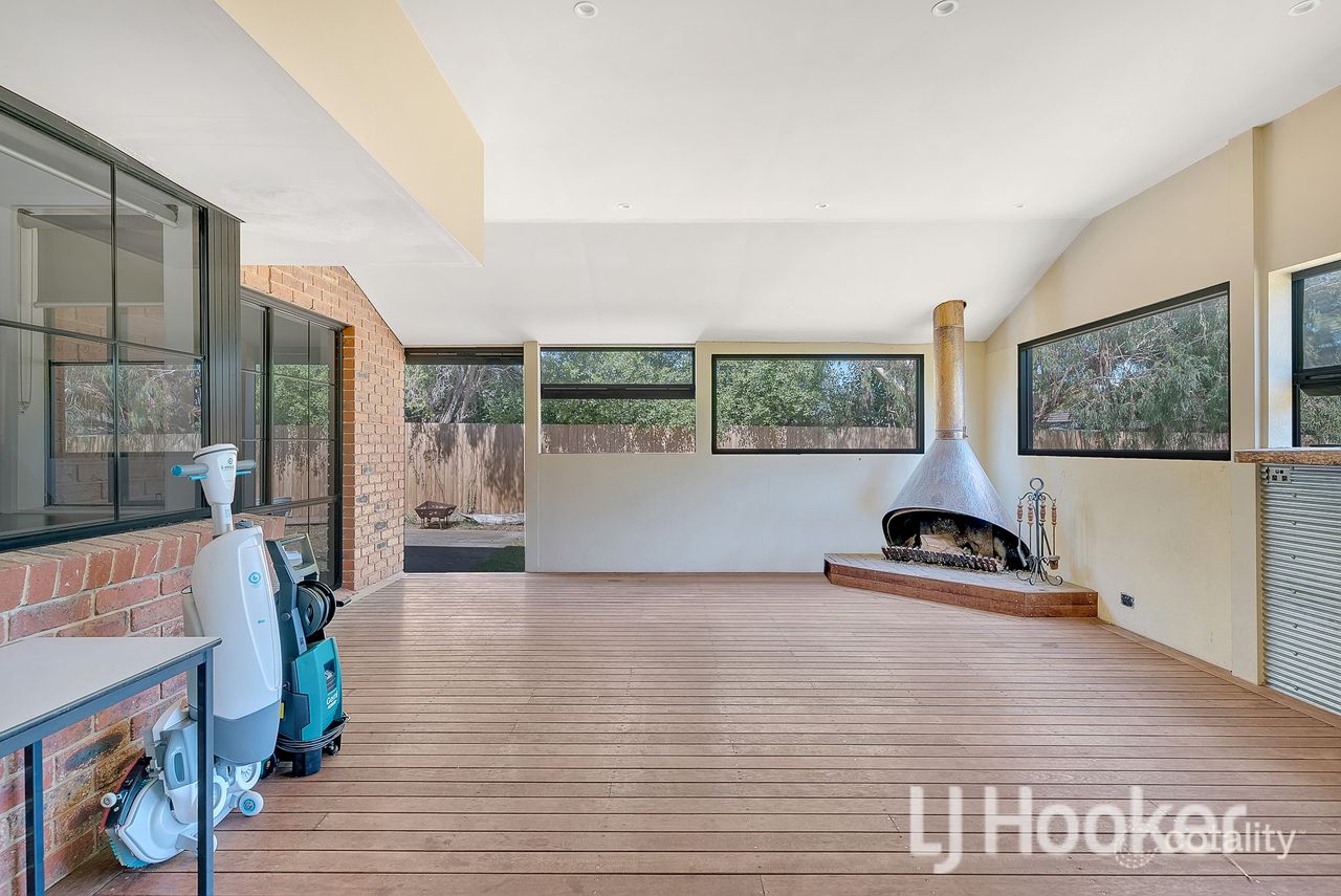 9 Hoddle Ct, Melton West, VIC 3337