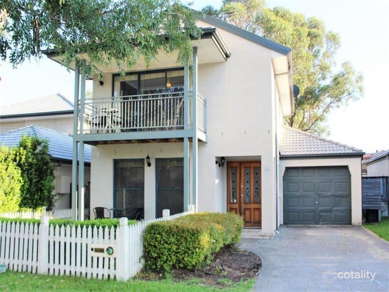 4 Horseman Pl, Currans Hill, NSW 2567