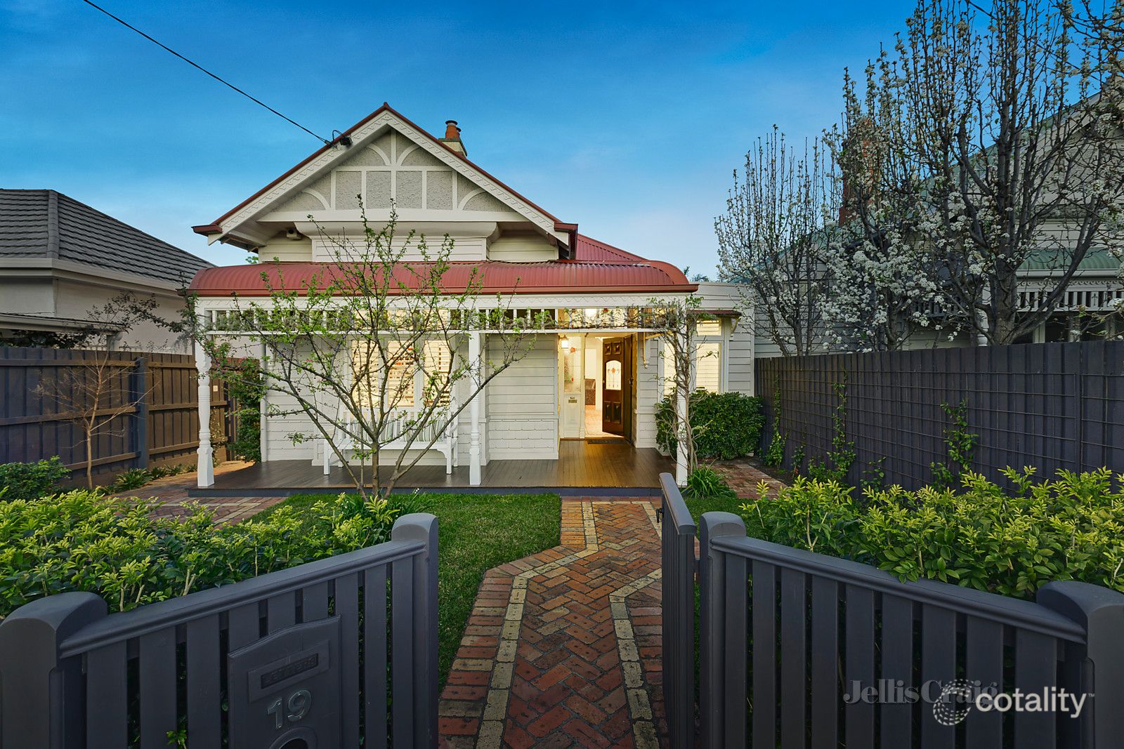 19 Raleigh St, Malvern, VIC 3144