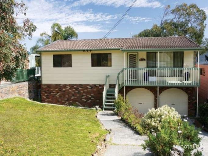 32 Forresters Beach Rd, Forresters Beach, NSW 2260