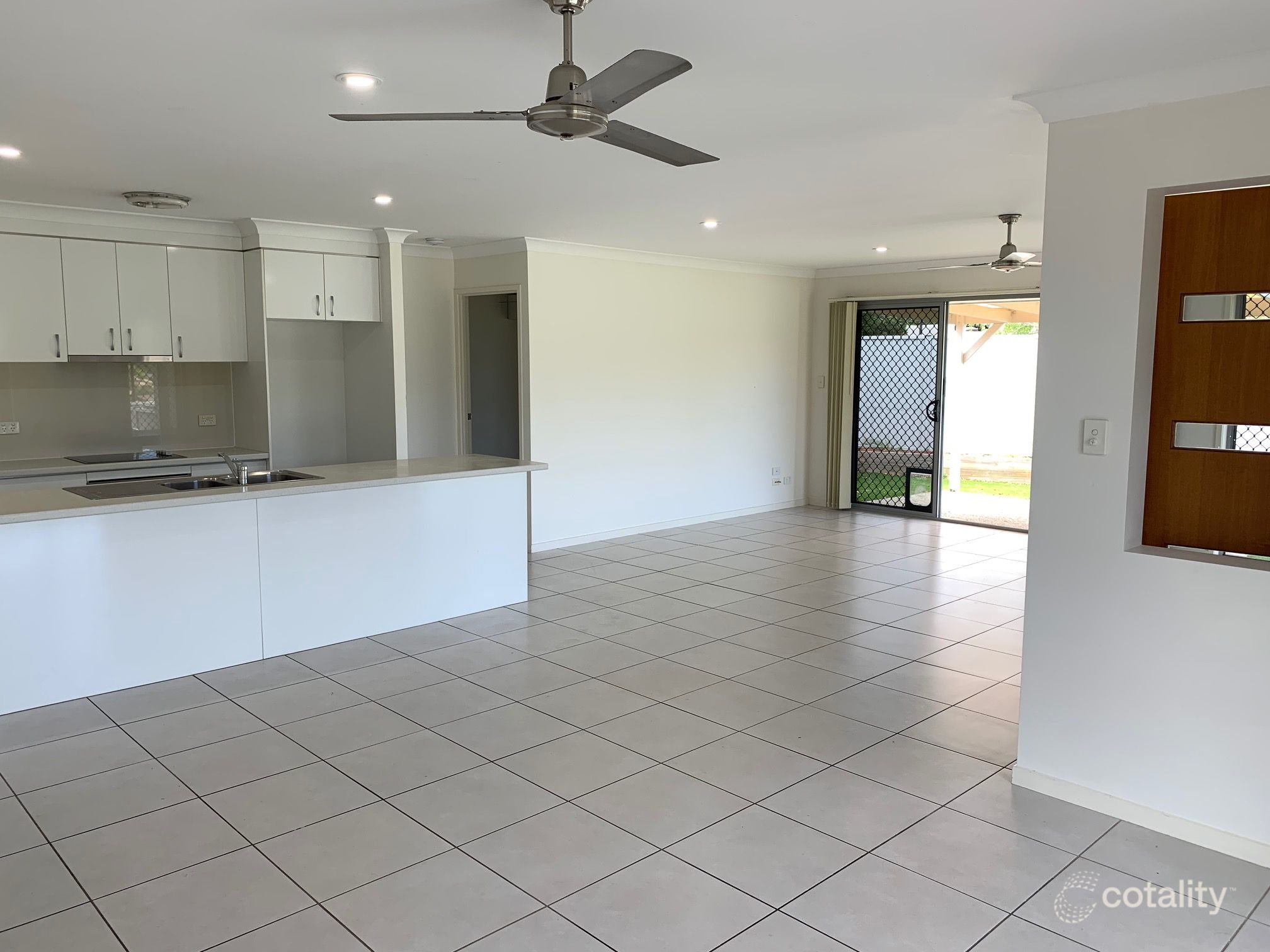 1/18 Kadie Pl, Pacific Pines, QLD 4211