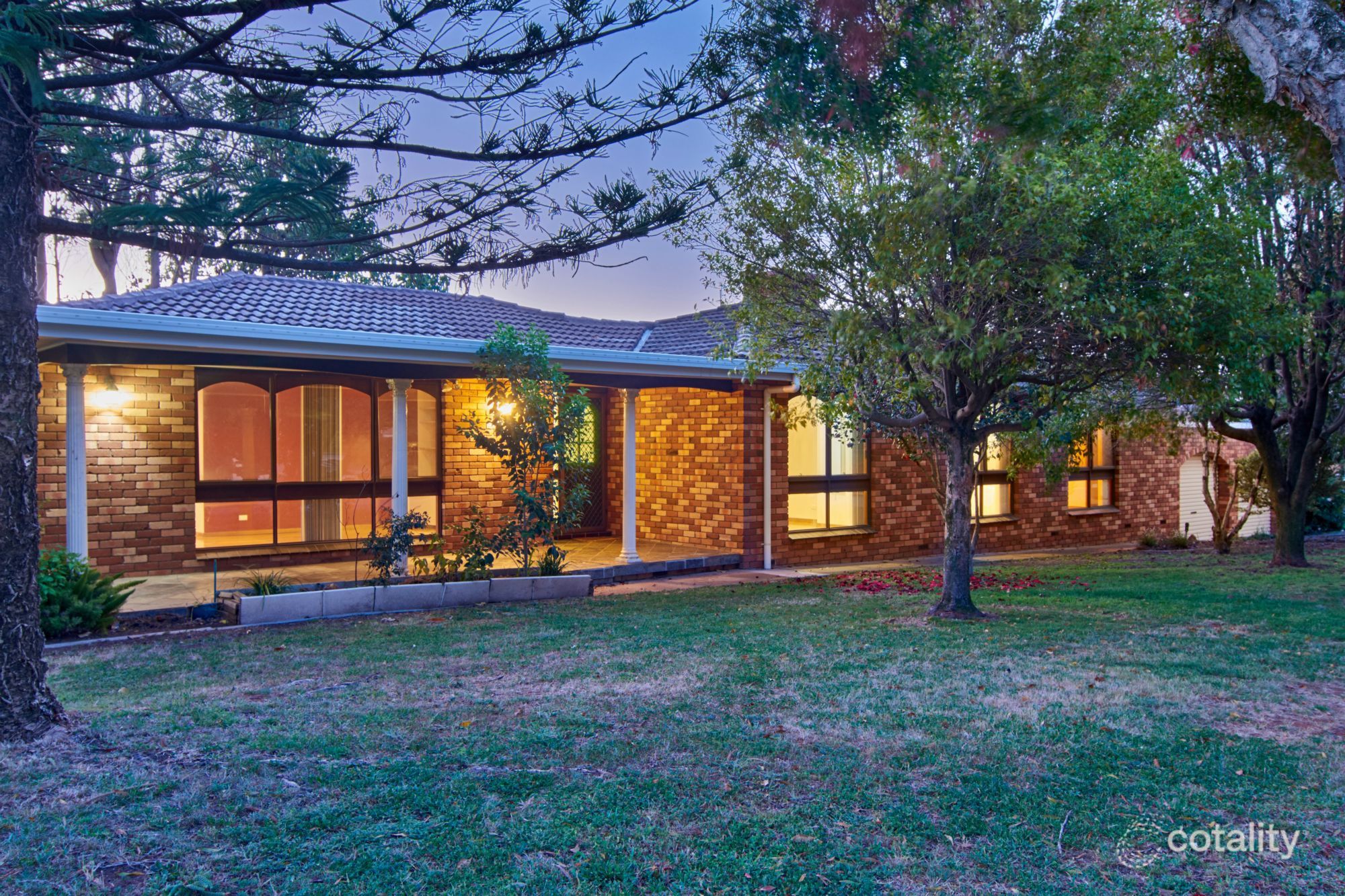 39 Waranga Ave, Mount Austin, NSW 2650