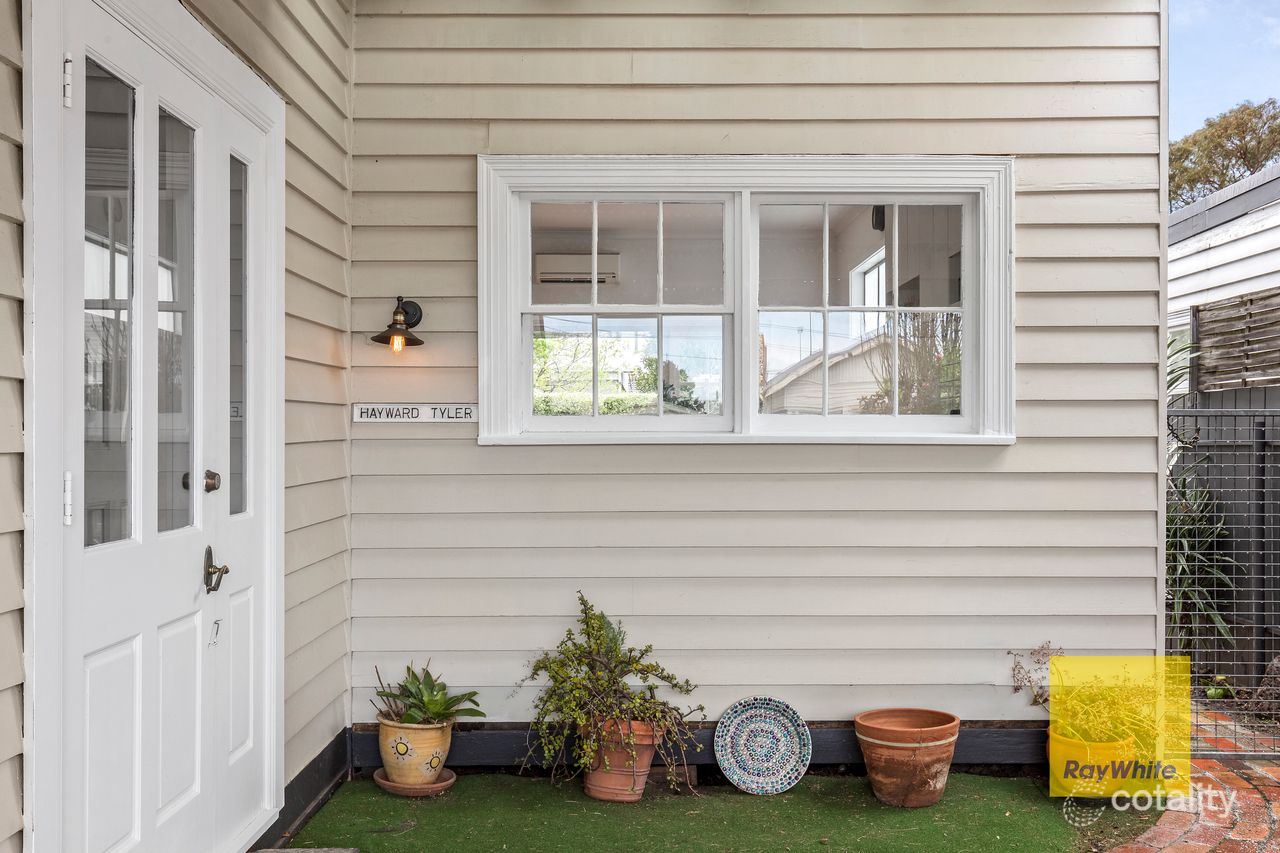 9 Tully St, East Geelong, VIC 3219