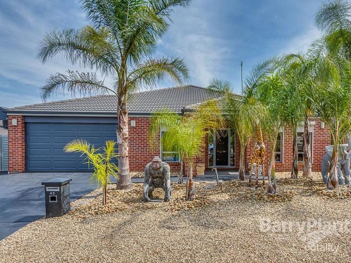 42 Lalor Cres, Sunbury, VIC 3429