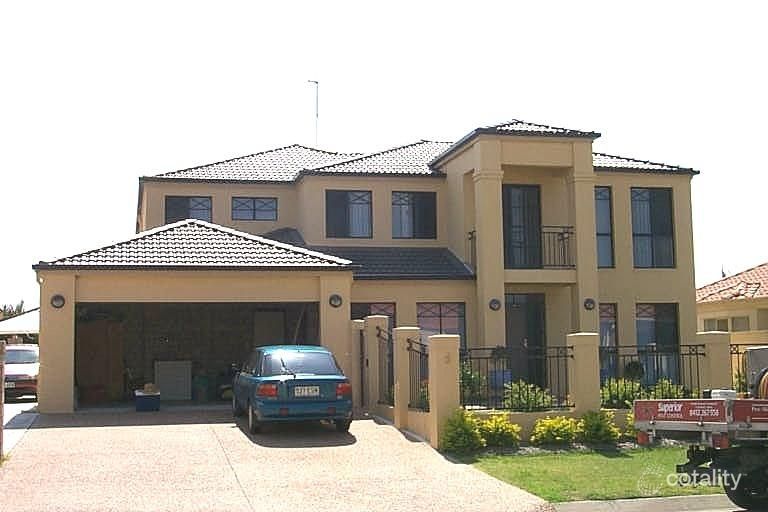 8 Deborah Ave, Benowa, QLD 4217