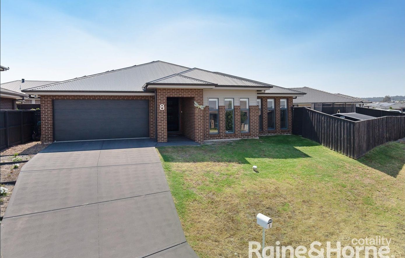 8 Pinchtail St, Chisholm, NSW 2322
