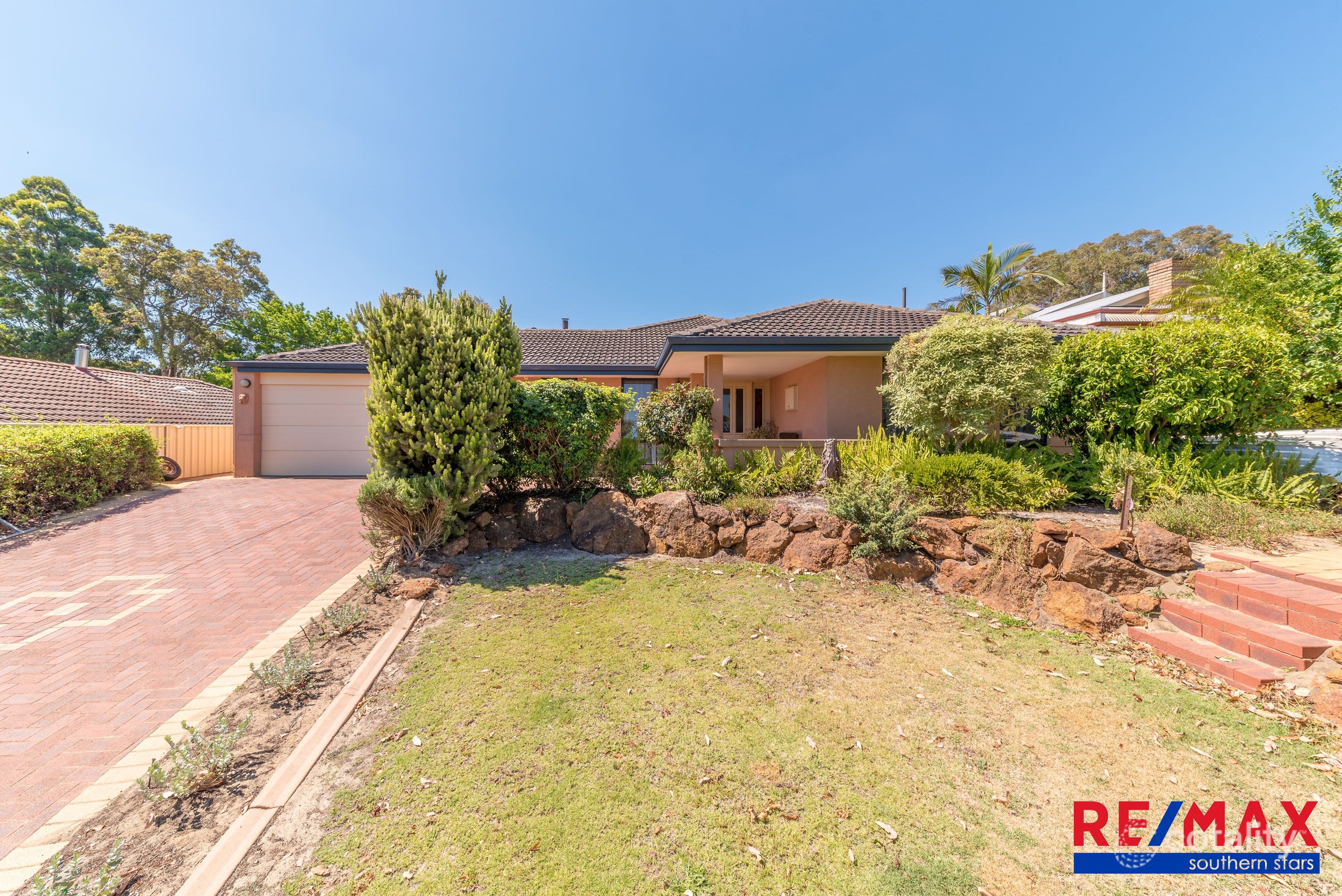 26 Bridgwood Rd, Lesmurdie, WA 6076
