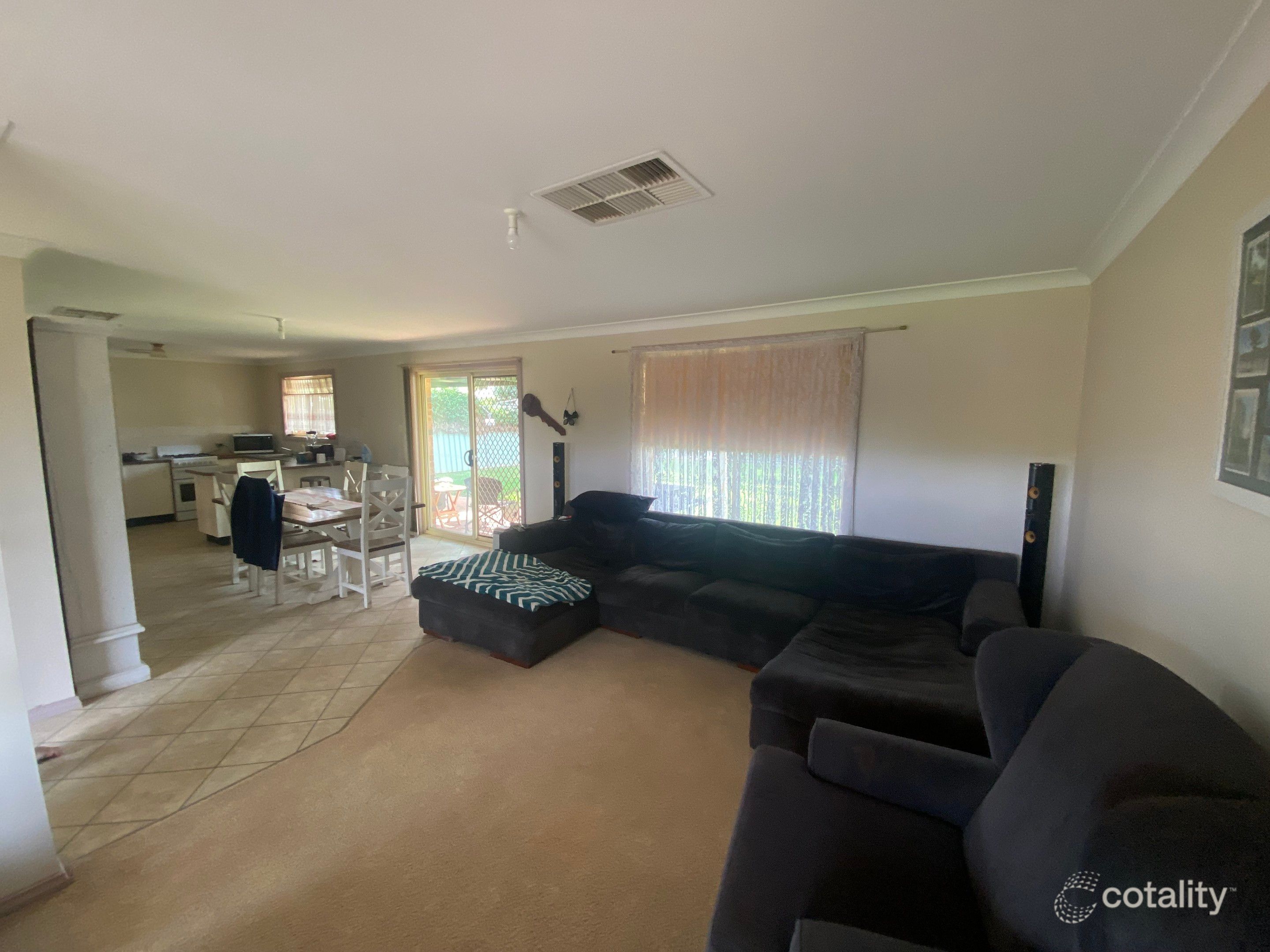 8 Ebelina Cres, Parkes, NSW 2870