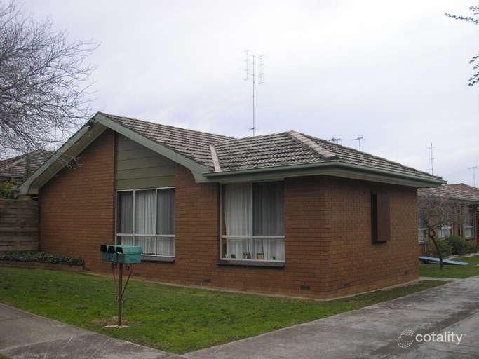 1/2 Rotherwood St, Wendouree, VIC 3355