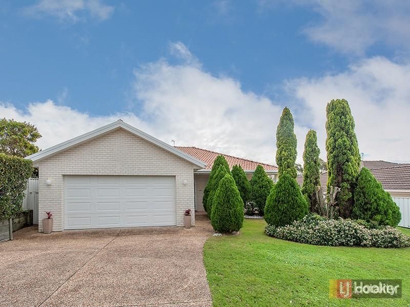 10 Whiting Pl, Corlette, NSW 2315