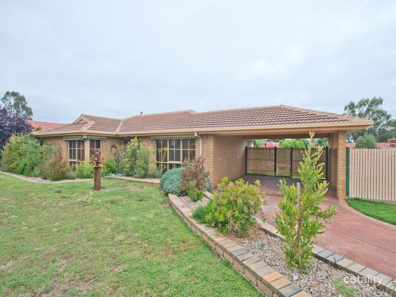 18 Peter Pan Pl, Bacchus Marsh, VIC 3340