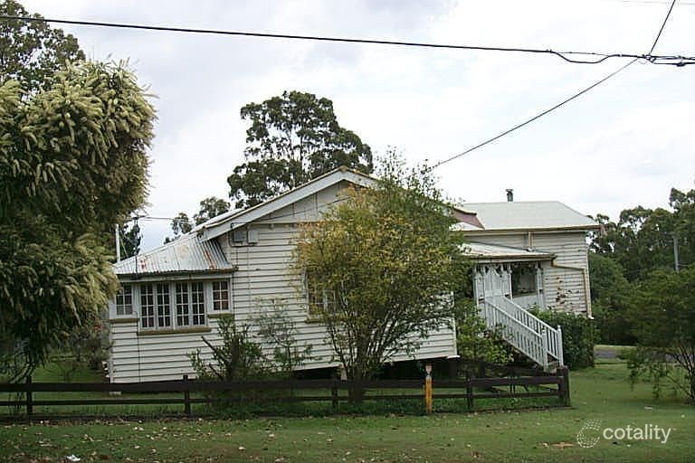 15 Braeside Rd, Bundamba, QLD 4304