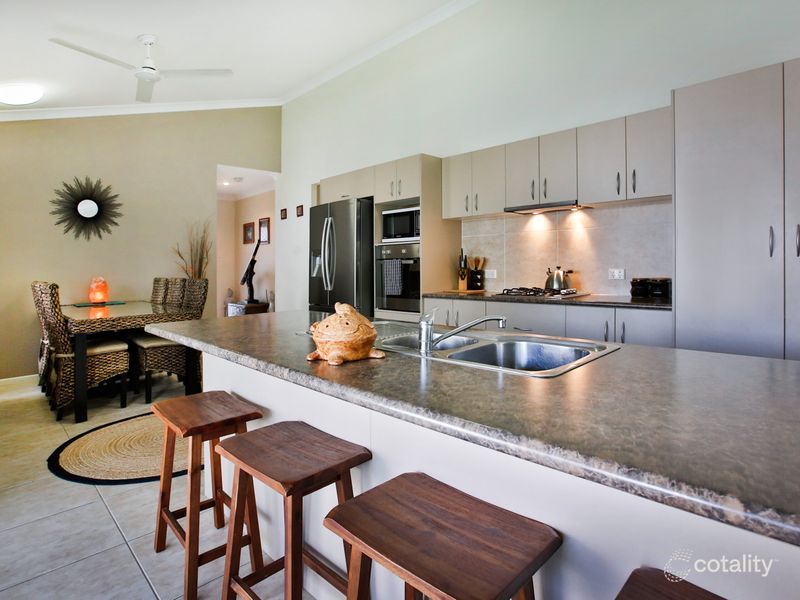 7 Currawinya Ct, Bushland Beach, QLD 4818