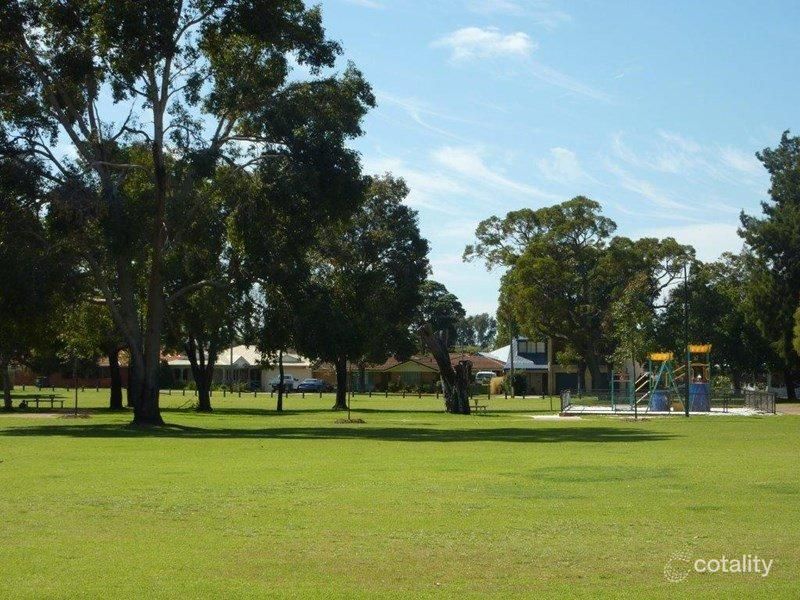 8b Rivett Way, Brentwood, WA 6153