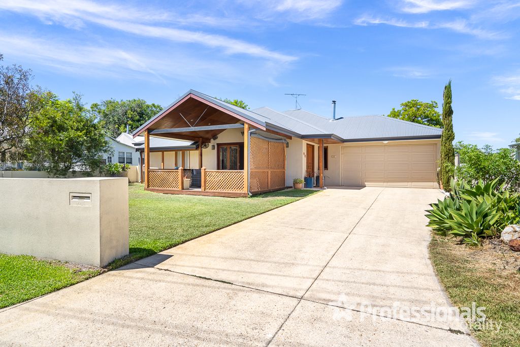 32 Dorset St, West Busselton, WA 6280