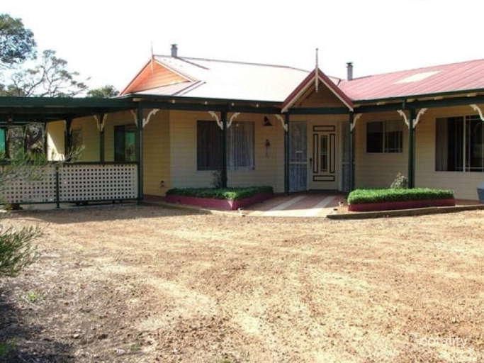 1175 Millinup Rd, Porongurup, WA 6324