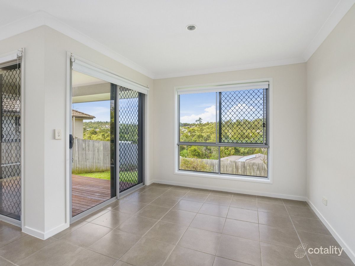 18 Hadrian Cres, Pacific Pines, QLD 4211
