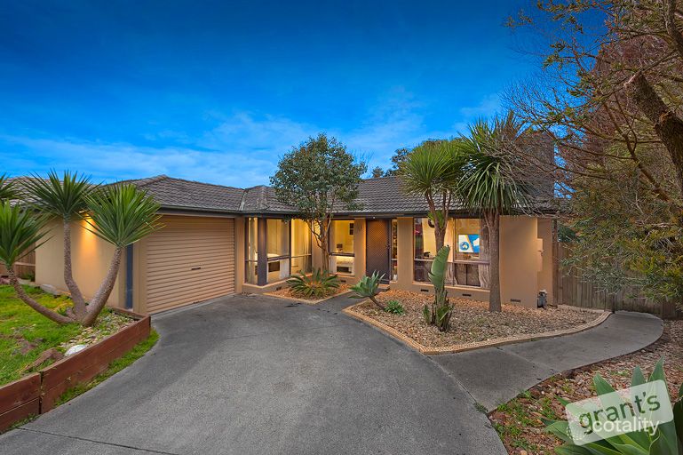 2 Antrim Cl, Endeavour Hills, VIC 3802